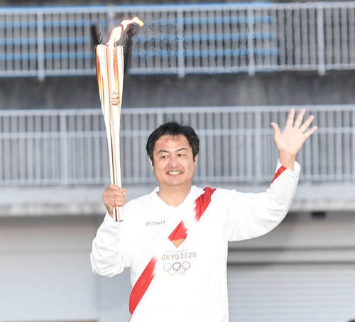 10日、聖火ランナーを務めた杉浦正則氏