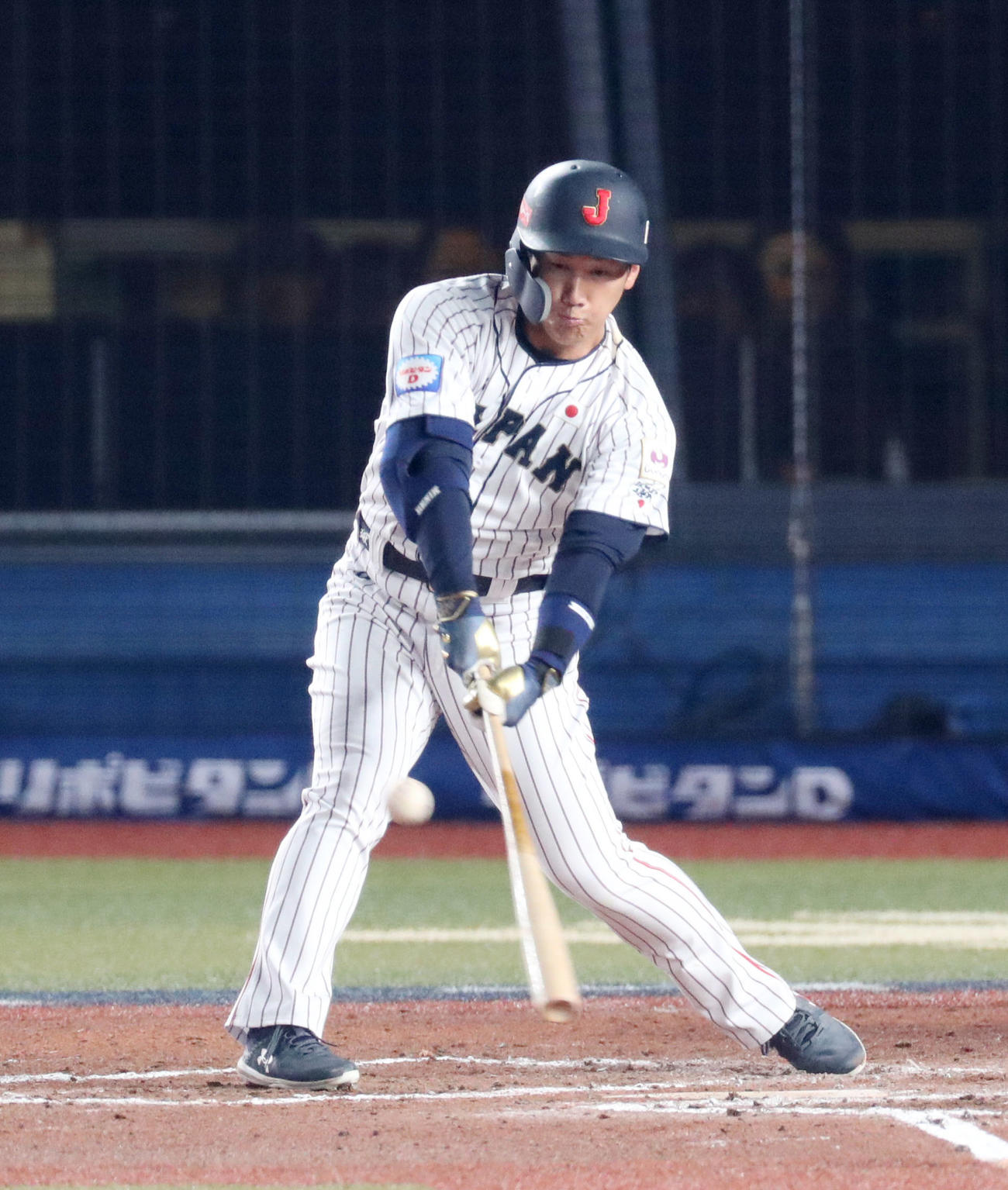 19年11月、プレミア12のオーストラリア戦で中前打を放つ吉田正