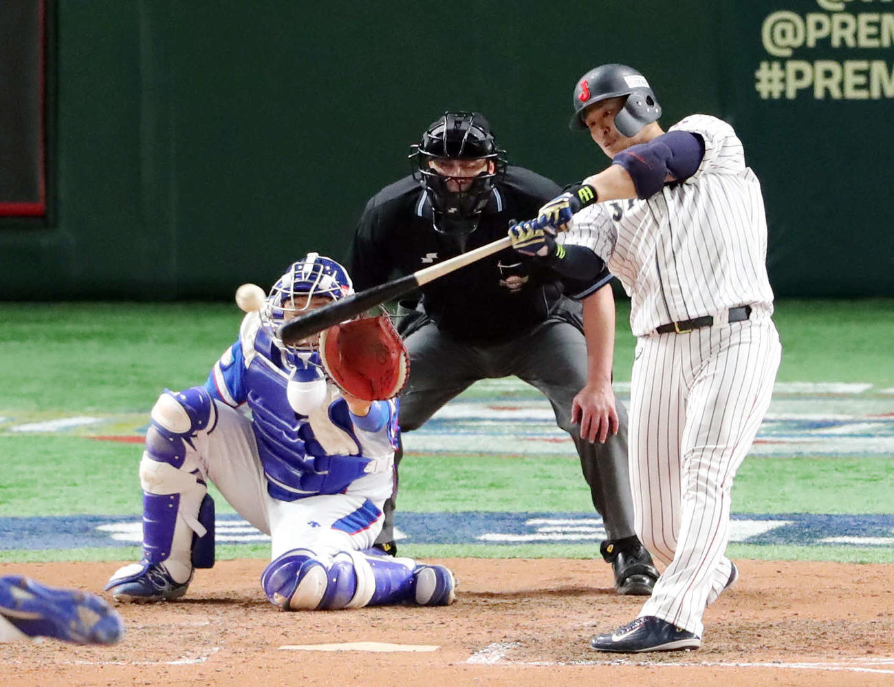 19年11月、プレミア12決勝の韓国戦、7回裏日本2死三塁、右翼に適時打を放つ浅村