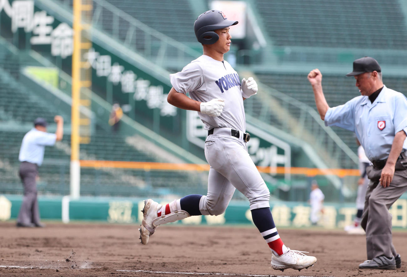 広島新庄対横浜　6回裏横浜無死一、二塁、二ゴロ併殺に倒れる立花（撮影・清水貴仁）