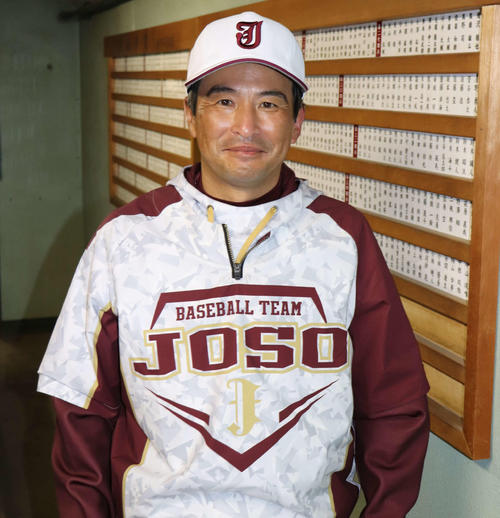 母校・常総学院の監督に就任してからの1年3カ月を振り返る島田監督（撮影・保坂淑子）