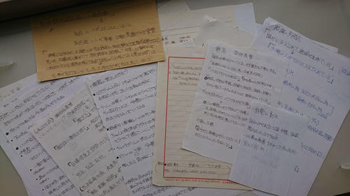 佐野日大の麦倉監督が日々、気になったことを書き留めたメモの数々(撮影・保坂淑子)