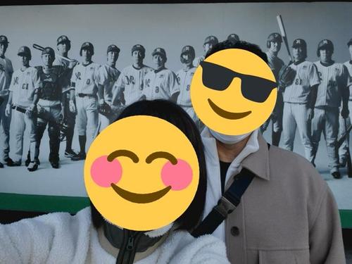 闘病の最中に妻とZOZOマリンを散歩した男性（読者提供）