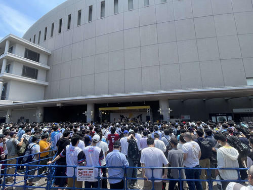 パ・リーグと「ラブライブ ！ 」シリーズがコラボしたトークショーイベントで盛り上がるファン
