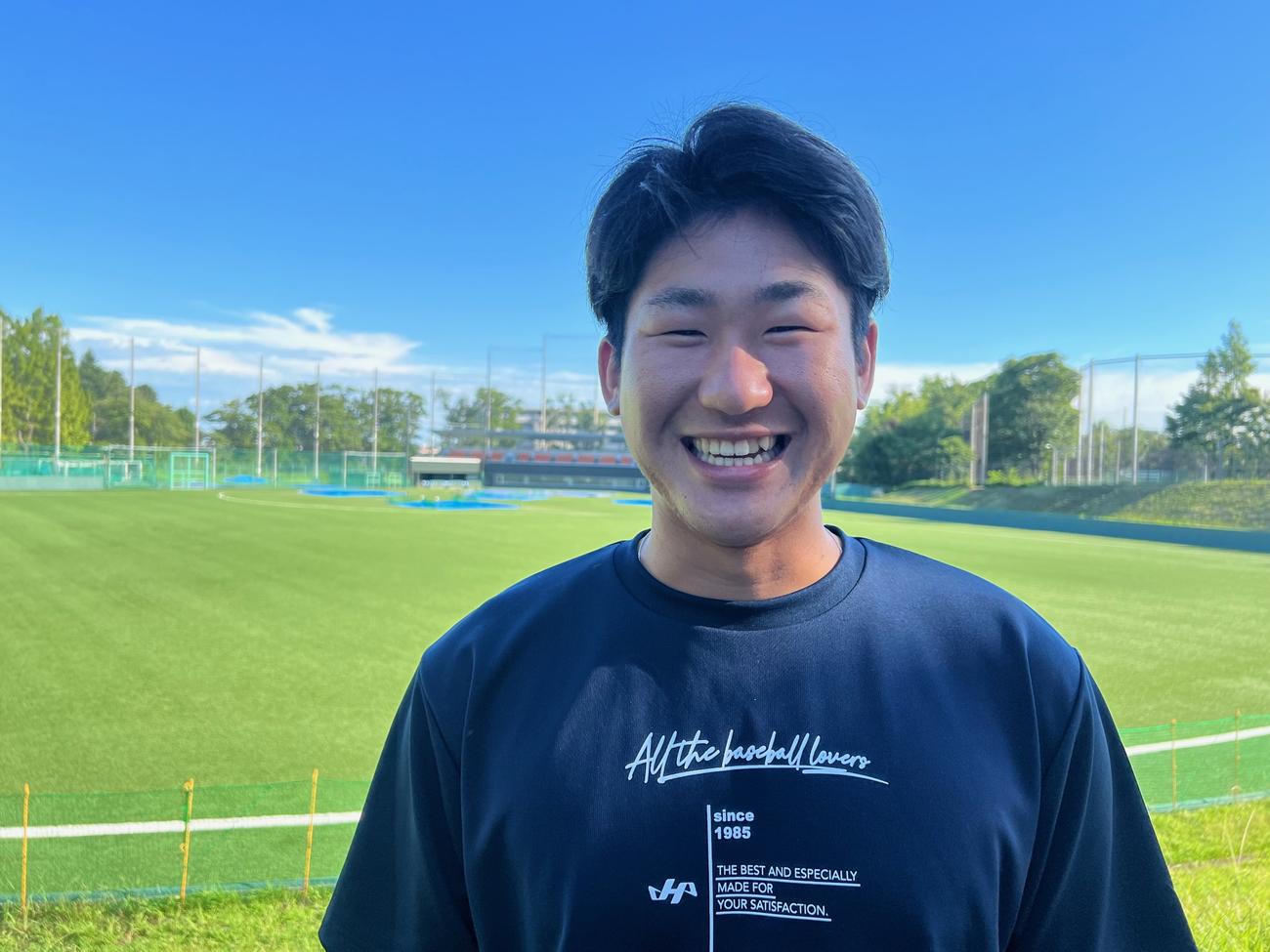 ロッテ佐々木朗と少年時代に対戦した明大・菅原謙伸さん（撮影・金子真仁）