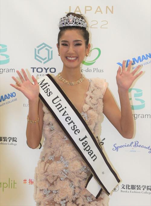 「2022 ミス・ユニバース・ジャパンファイナル」で日本代表に決まった坂本麻里ベレンさん(撮影・藤塚大輔)
