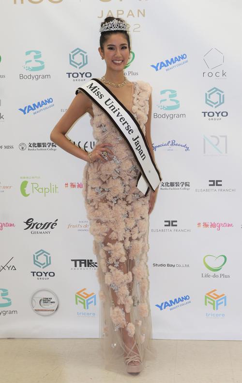 「2022 ミス・ユニバース・ジャパンファイナル」で日本代表に決まった坂本麻里ベレンさん(撮影・藤塚大輔)