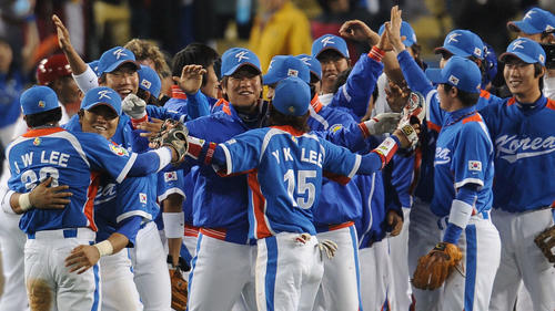 09年3月、WBC準決勝でベネズエラを破り、大喜びの韓国ナイン