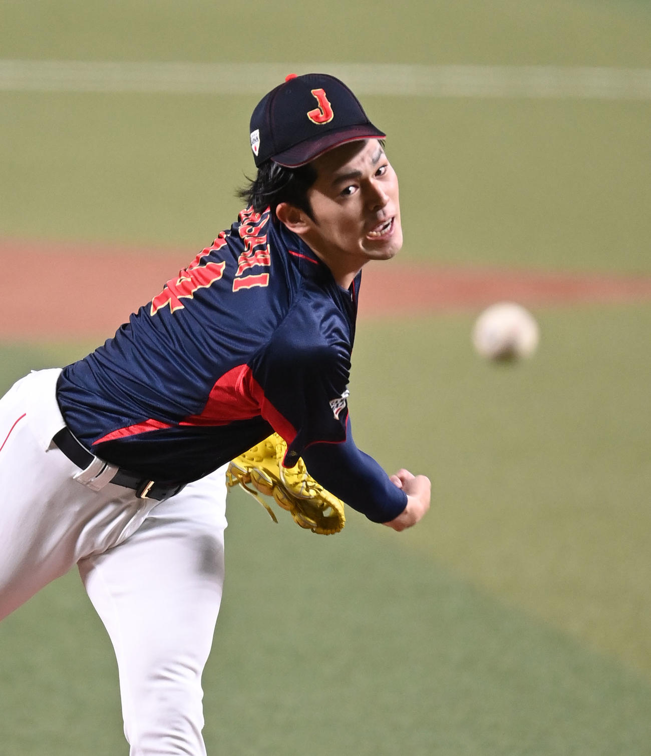 4日、中日戦で力投する侍ジャパン佐々木