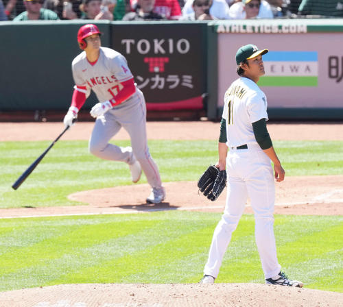 4月、エンゼルス大谷に適時打を浴びるアスレチックス藤浪