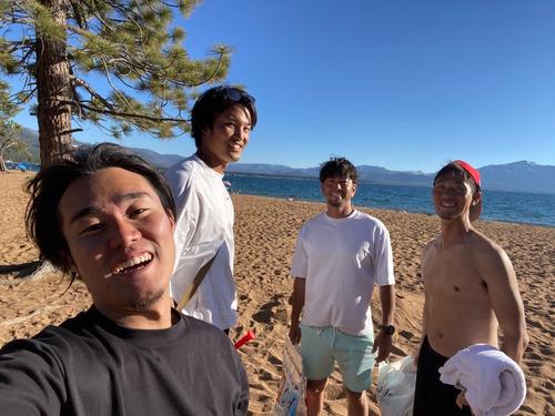 7月、タホ湖を訪れた、左から関西テレビ服部アナウンサー、藤浪、鎌田一生通訳兼パーソナルトレーナー、木下喜雄マッサージセラピスト（服部アナ提供）