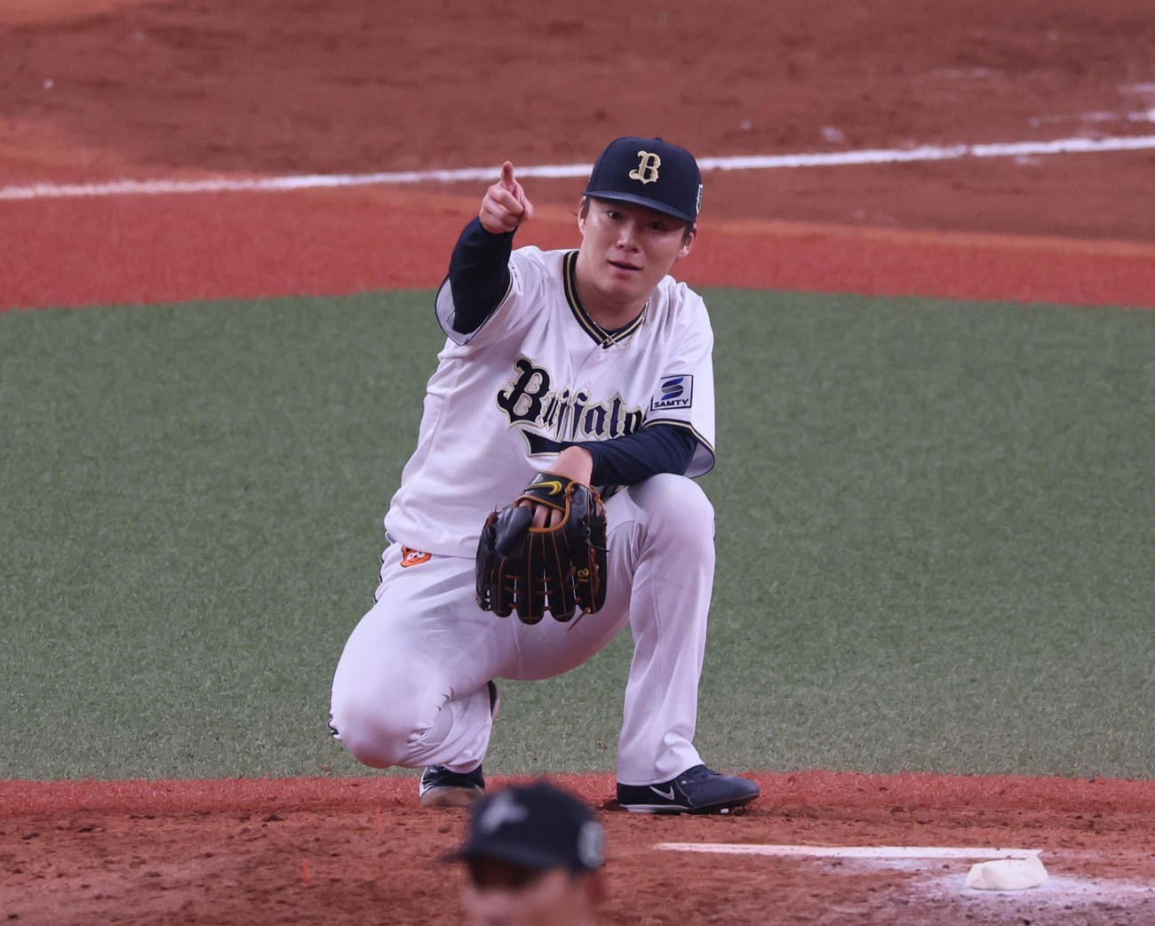 11月4日、日本シリーズ第6戦で新記録の14三振を奪い完投勝利の山本由伸