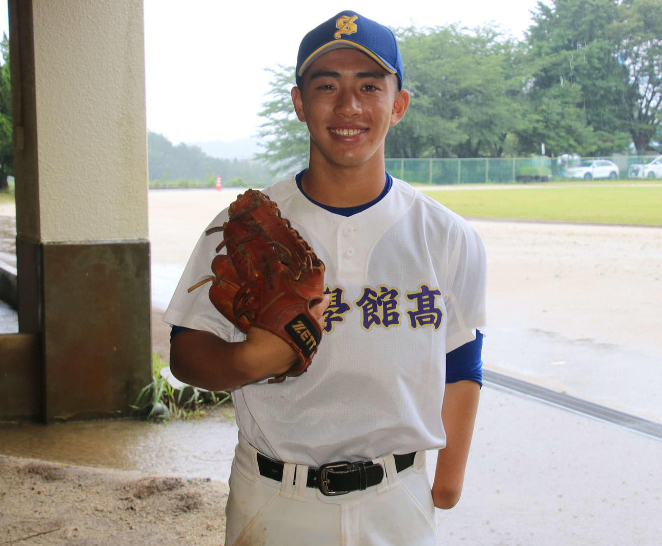 生まれつき左手首から先がなくとも、笑顔で練習に励む小川颯介