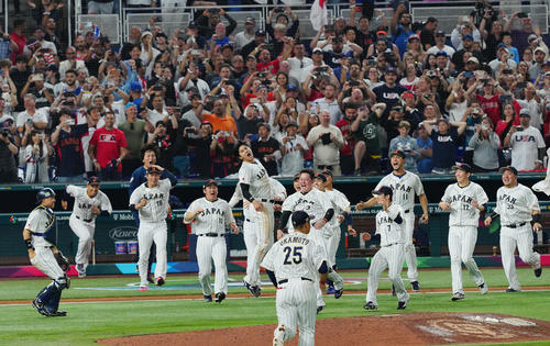WBC決勝 トラウトを三振に仕留め優勝を決めた大谷翔平は喜びを爆発させる