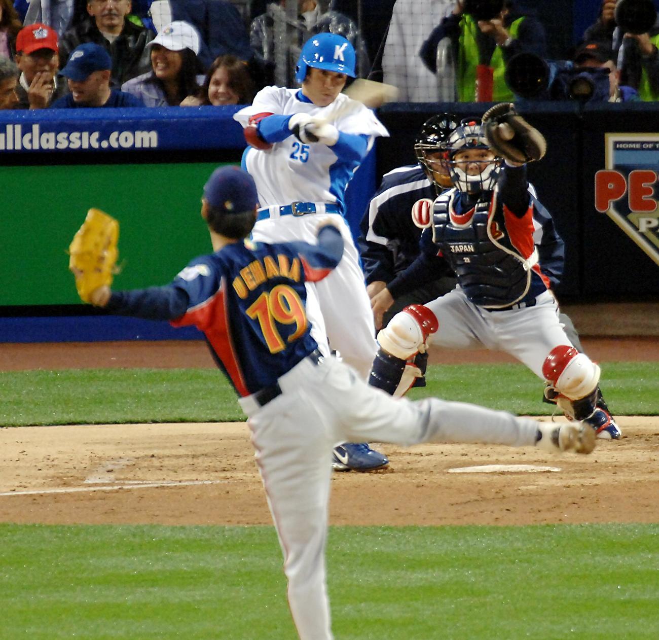06年3月、WBCの韓国戦で李承ヨプを空振り三振に仕留める上原