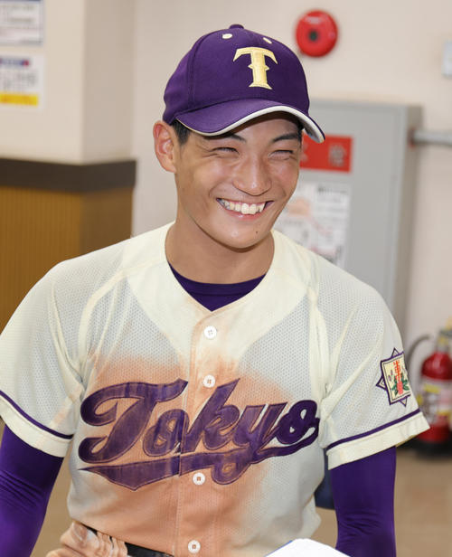 7月、東東京大会の上野学園戦に勝利し笑顔の東京・井上