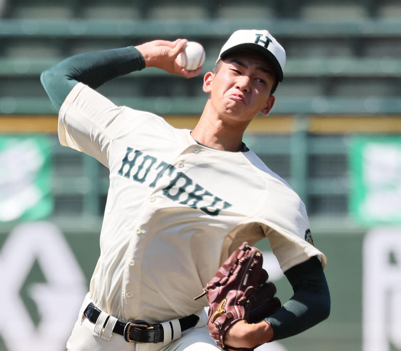 ドラフト指名を待つ報徳学園・今朝丸