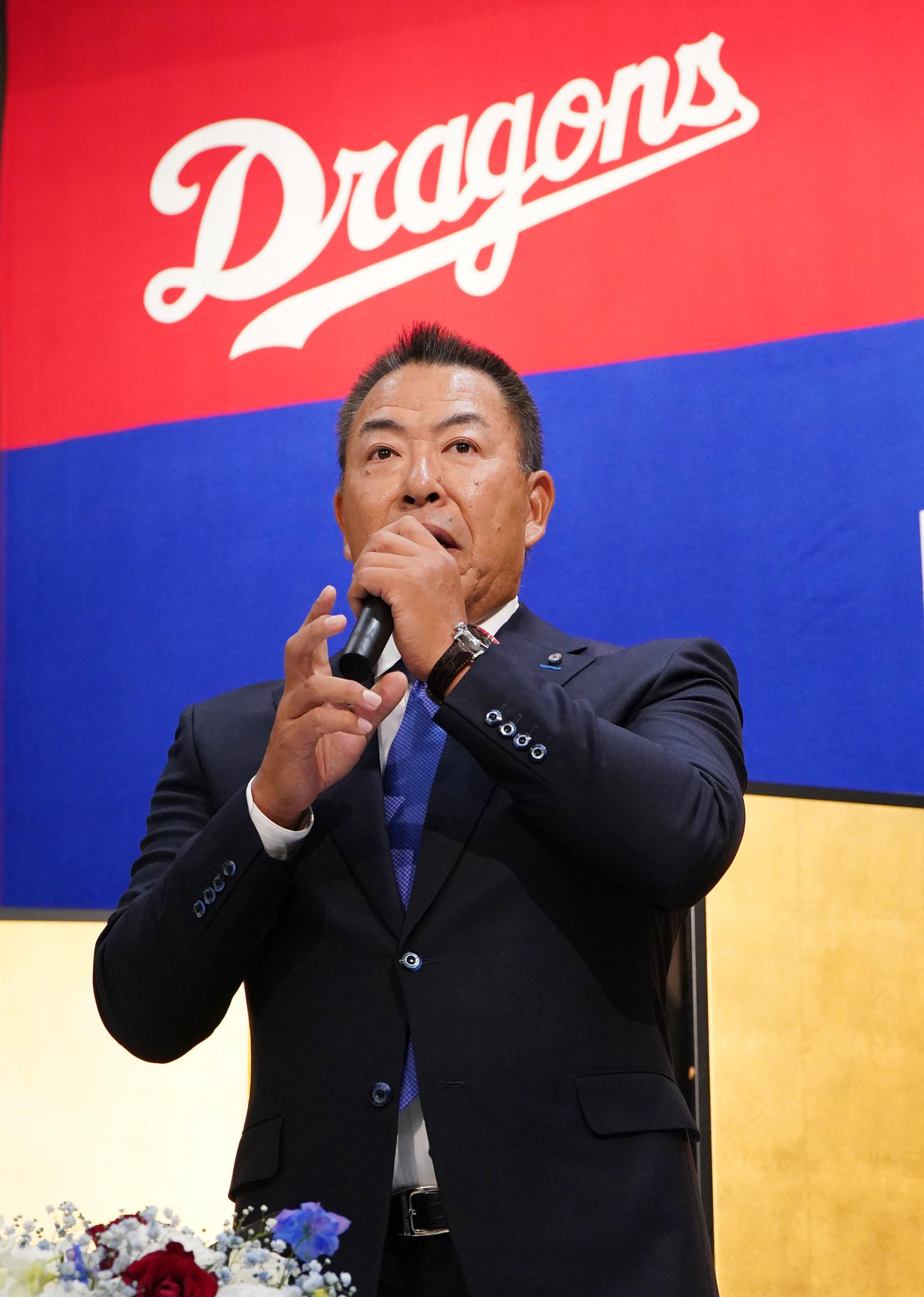 監督就任を受諾し会見する中日井上監督（2024年10月10日撮影）