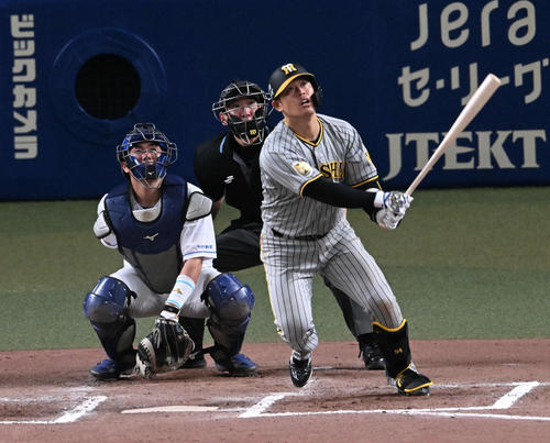 原口は左越え3点本塁打を放つ（2024年5月16日撮影）