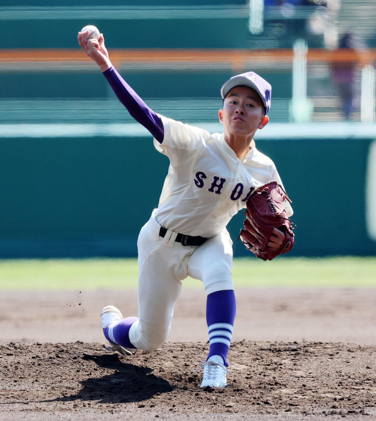 3月、センバツで花巻東戦に先発する米子松蔭の新里