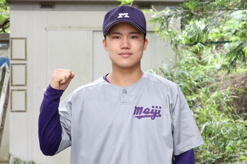 東東京大会の制覇に向けガッツポーズをする明大中野・近藤友樹（撮影・栗林真菜）