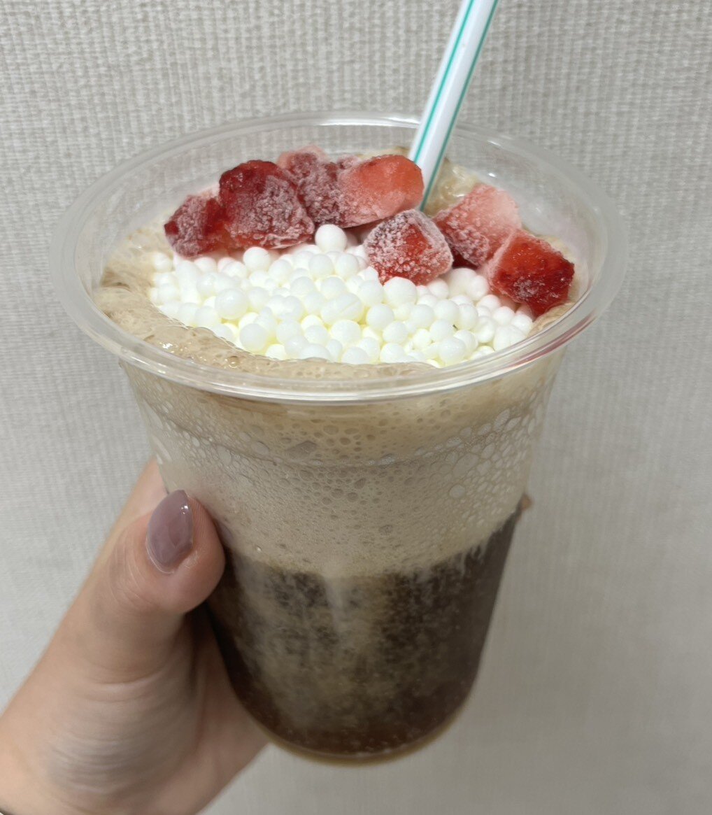 「遥人のしゅわしゅわ！ベリーコーラフロート」