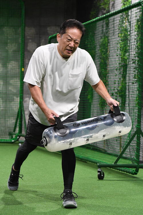 下半身強化に取り組む小澤秀寿さん