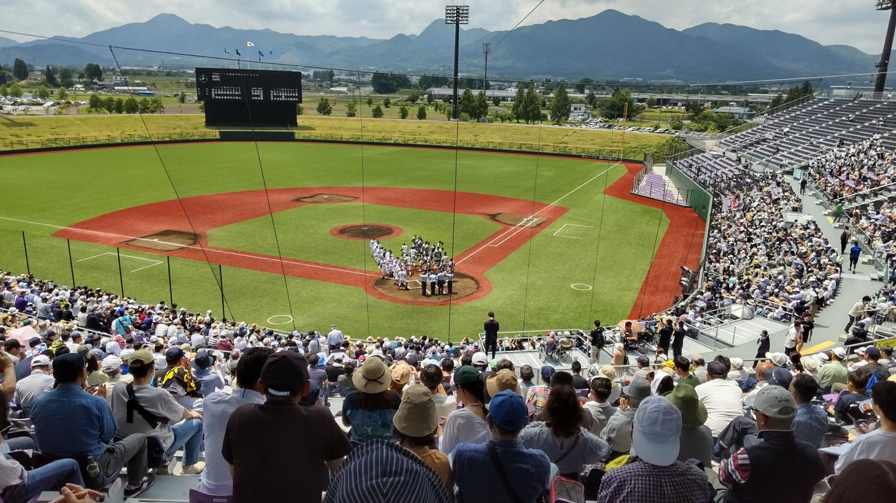 東北大会が行われた盛岡市のきたぎんボールパーク（撮影・福田豊）