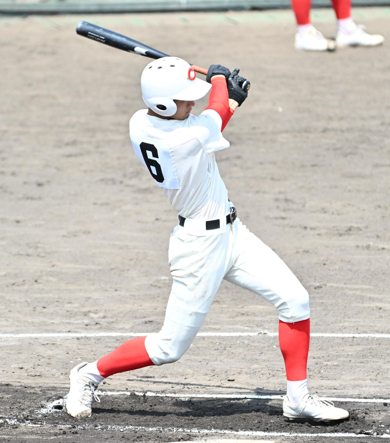 滋賀学園対智弁和歌山　6回表智弁和歌山1死二塁、山田は中適時打を放つ（撮影・石井愛子）