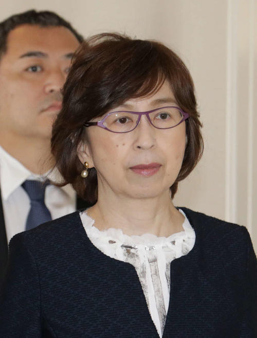 9月、オーナー会議の会議場に入るDeNA南場智子オーナー