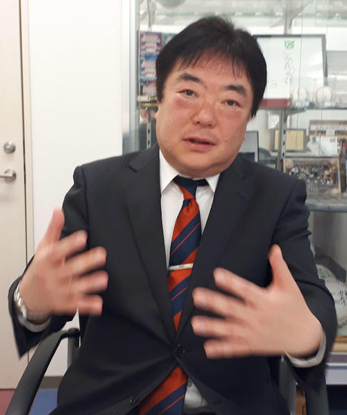 横山健一氏