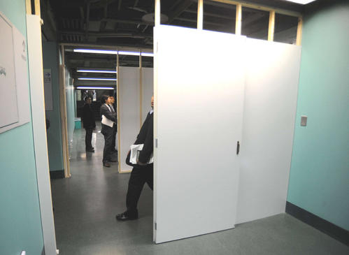 08年3月、東京ドームロッカー室が新装され、ブルペンとロッカー室の間にある通路が仕切りで区切られ試合前は選手関係者以外立ち入ることができなくなった