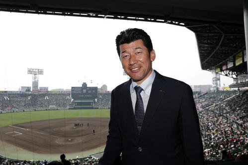 センバツ高校野球第５日を観戦した三浦大輔氏