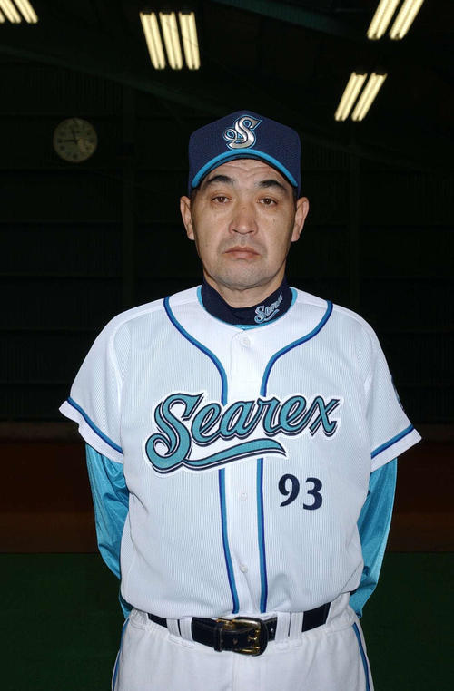 横浜２軍バッテリーコーチ時代の三浦正行　氏