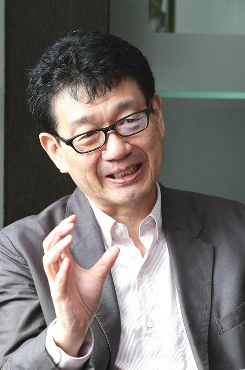 １００回を迎える高校野球について語る作家の重松清氏（撮影・丹羽敏通）