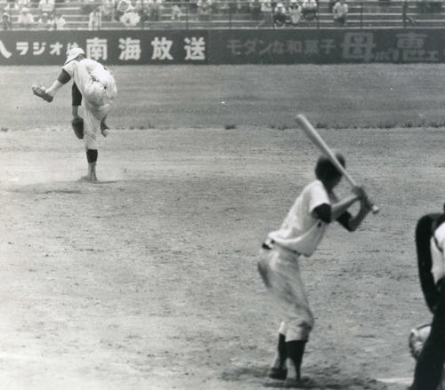 高校1年春大会で高松商を完封した松山商・西本聖