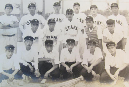 大竹高野球部時代の広瀬（後列左から2人目）