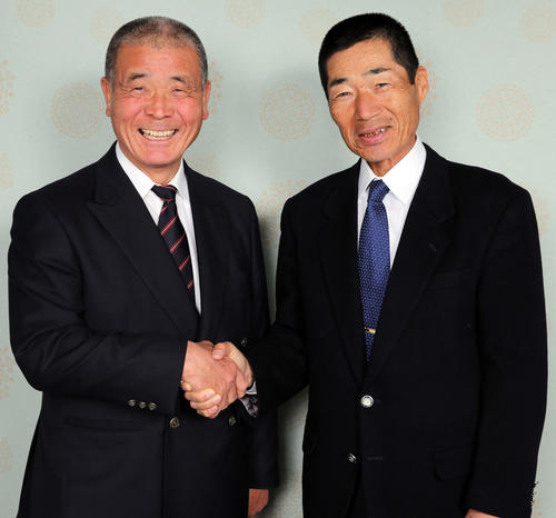 智弁和歌山・高嶋監督（左）と帝京・前田監督（2015年撮影）