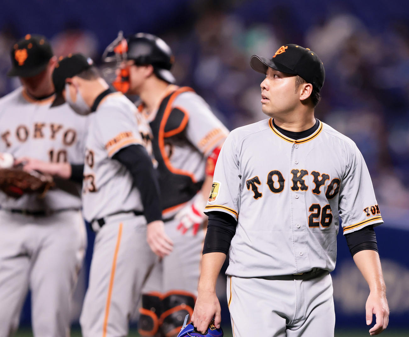 2回途中で降板する巨人先発の今村（撮影・足立雅史）