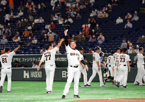 巨人対中日　中日に3連勝した巨人原監督（撮影・たえ見朱実）