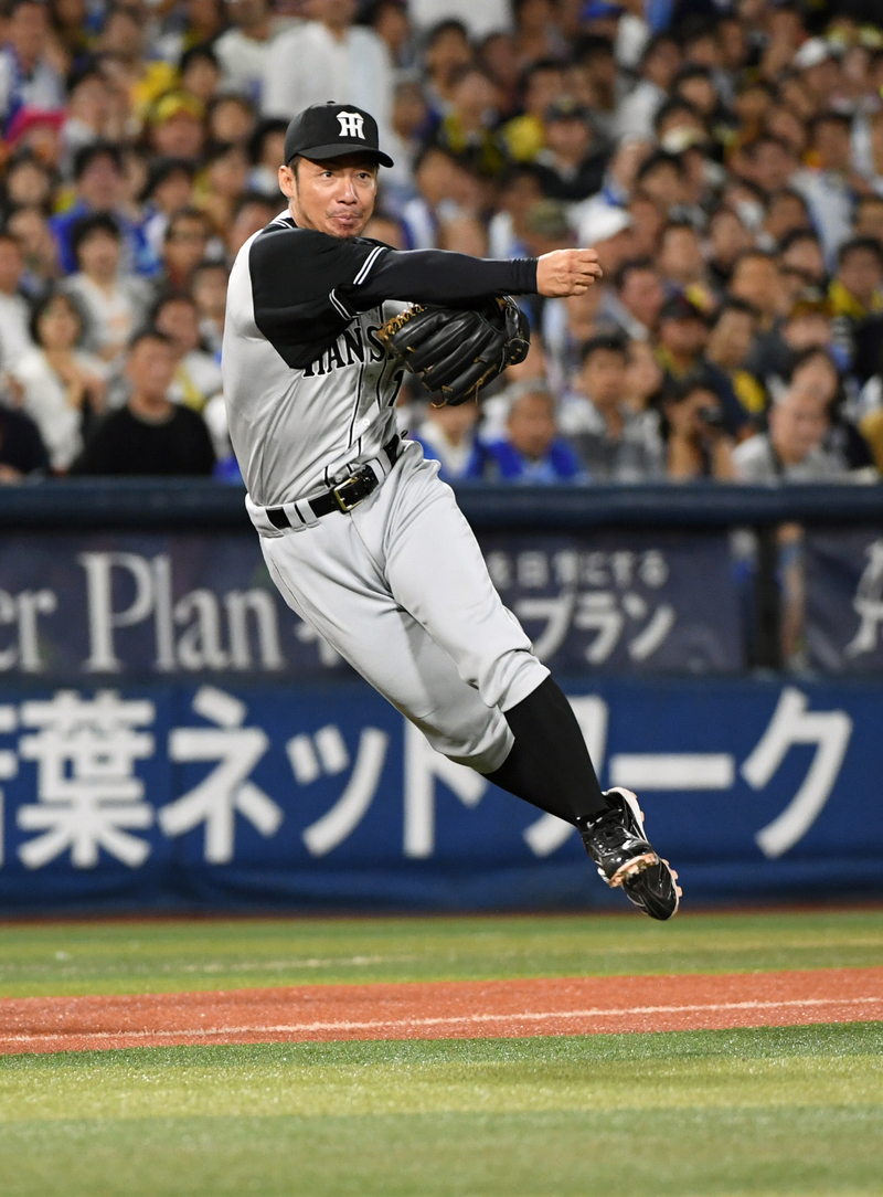 阪神鳥谷「風景の変化」を克服 三塁でGグラブ賞 - 高原のねごと