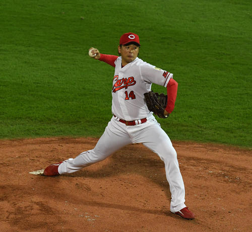 CSファイナルステージ広島対巨人 広島先発の大瀬良大地(撮影・奥田泰也)