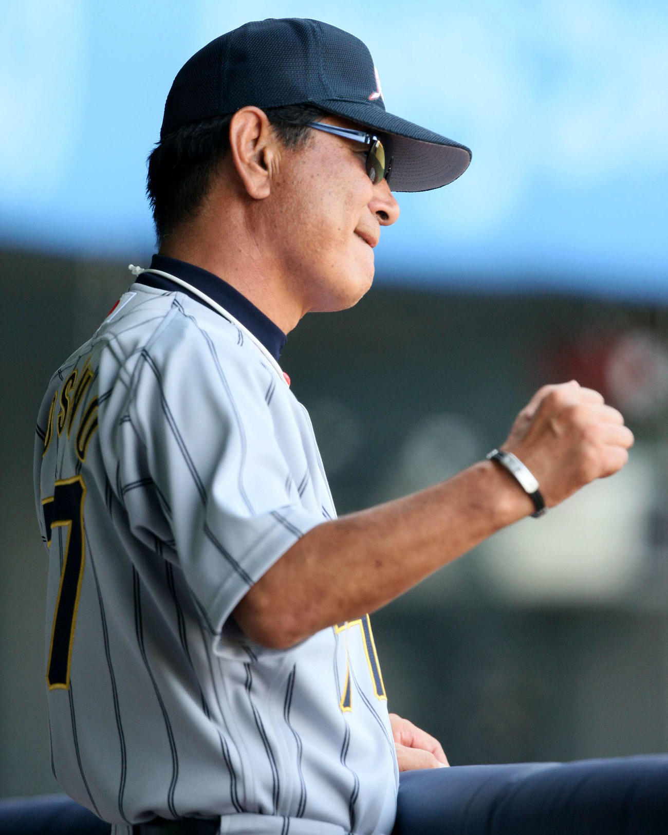 08年、北京五輪野球3位決定戦で唇を噛む星野仙一監督