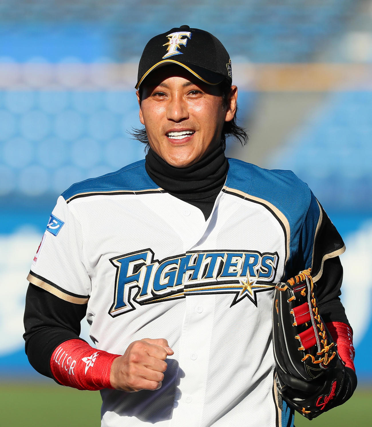 笑顔でトライアウトを終える新庄氏（撮影・足立雅史）