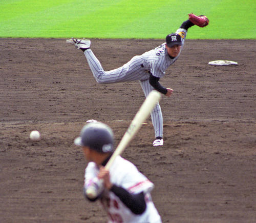 99年3月5日、巨人とのオープン戦に登板した阪神新庄剛志は3者凡退に抑える