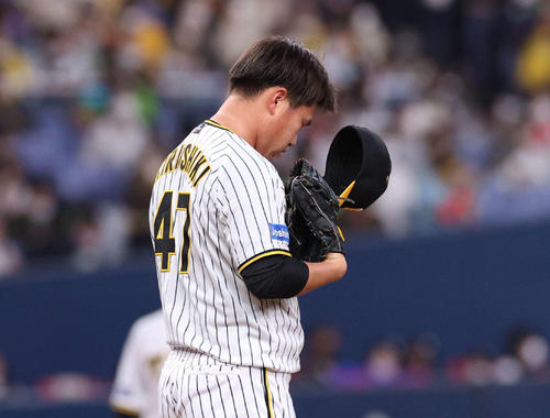 27日、ヤクルト戦でプロ初先発の阪神桐敷拓馬はマウンドで集中する