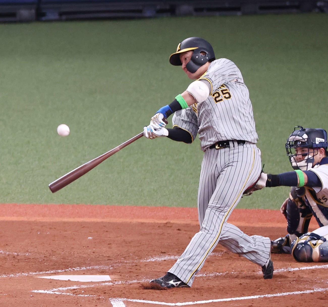10月28日　オリックス対阪神　5回表阪神1死三塁、先制適時打を放つ渡辺諒