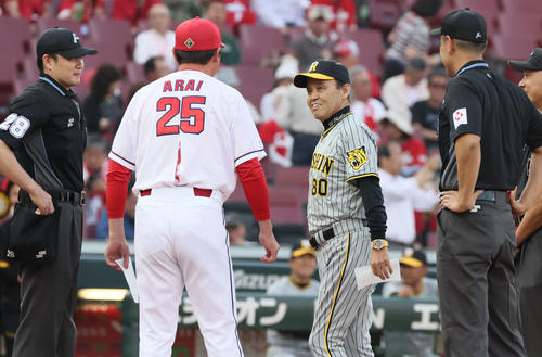 阪神岡田監督と広島新井監督（2024年5月21日撮影）