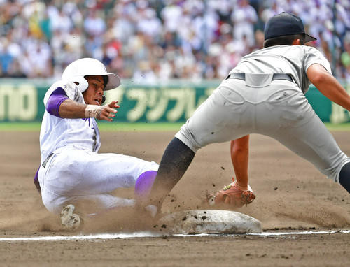 14日、二盗に続き三盗も決める大久保（撮影・清水貴仁）