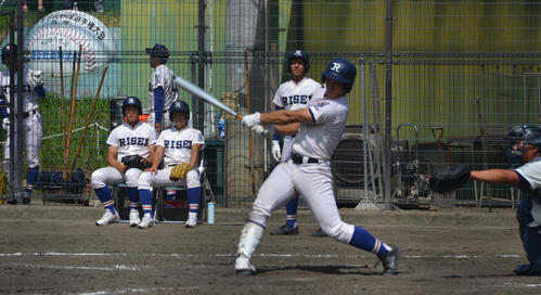 7番左翼で先発出場し、3打数3安打だった履正社・両井（撮影・望月千草）